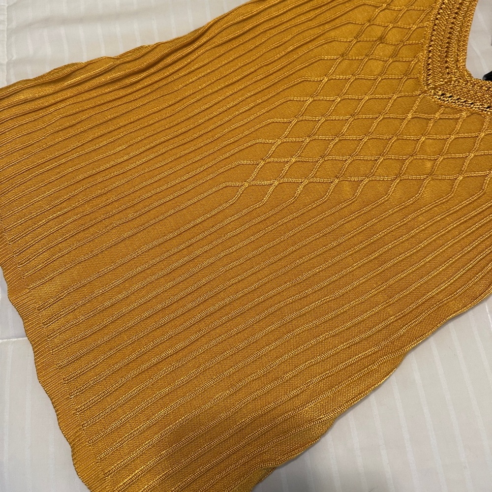 NWT White House Black Market V Neck Crochet Trim Tank in Marigold - Picture 7 of 10